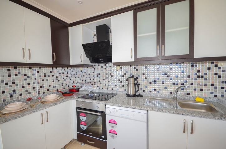 Меблированная квартира 2+1 с видом на море в районе Махмутлар