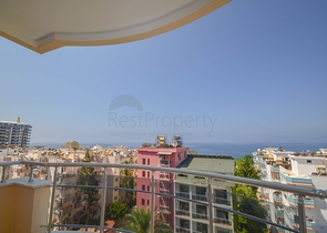 Меблированная квартира 2+1 с видом на море в районе Махмутлар