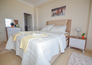 Меблированная квартира 2+1 с видом на море в районе Махмутлар