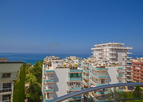 Меблированная квартира 2+1 с видом на море в районе Махмутлар