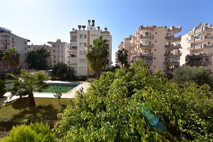 Просторная квартира 2+1 в 100 метрах от моря 