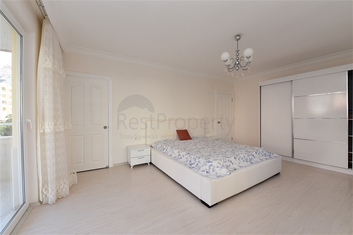 Просторная квартира 2+1 в 100 метрах от моря 