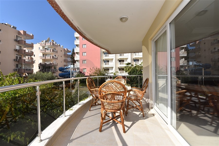 Просторная квартира 2+1 в 100 метрах от моря 