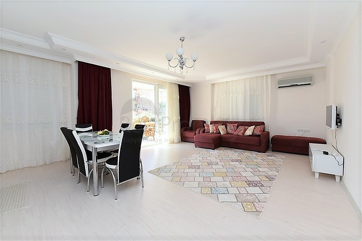 Просторная квартира 2+1 в 100 метрах от моря 