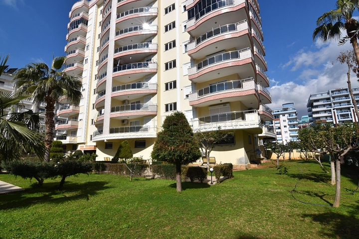 Просторная квартира 2+1 в 100 метрах от моря 