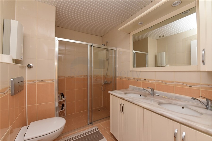 Просторная квартира 2+1 в 100 метрах от моря 