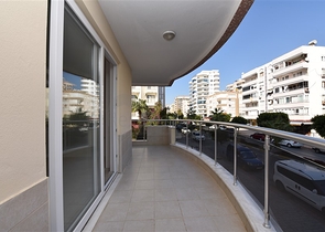 Просторная квартира 2+1 в 100 метрах от моря 