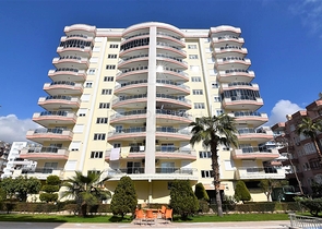 Просторная квартира 2+1 в 100 метрах от моря 