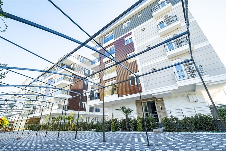 Квартиры 1+1  в новом комплексе в Лимане