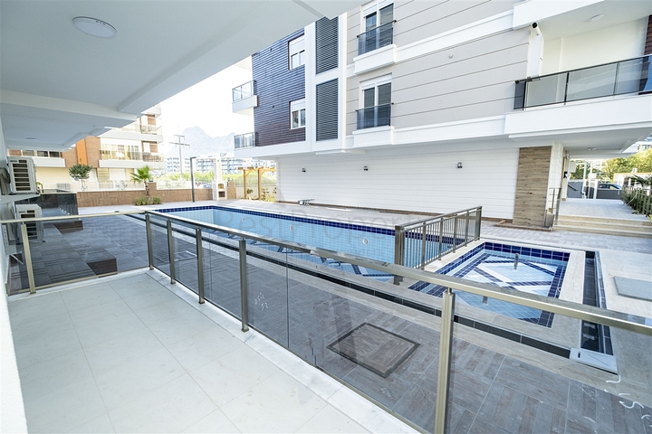 Квартиры 1+1  в новом комплексе в Лимане