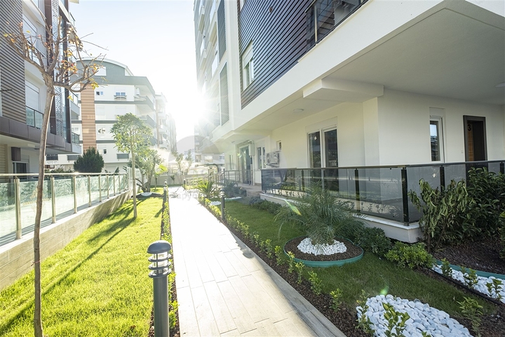 Квартиры 1+1  в новом комплексе в Лимане