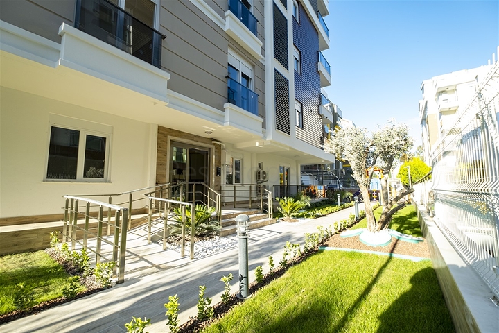 Квартиры 1+1  в новом комплексе в Лимане