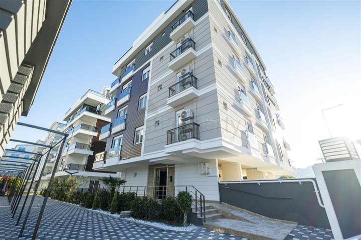 Квартиры 1+1  в новом комплексе в Лимане