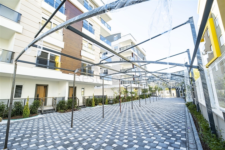 Квартиры 1+1  в новом комплексе в Лимане