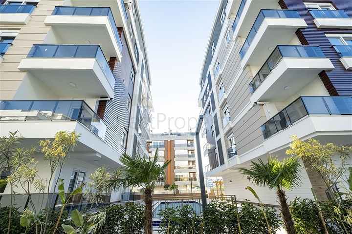 Квартиры 1+1  в новом комплексе в Лимане