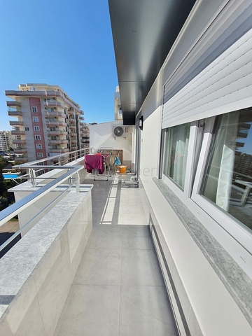 Пентхаус планировкой 3+1 в районе Махмутлар