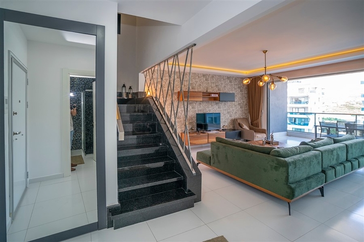 Шикарный видовой пентхаус в районе Каргыджак