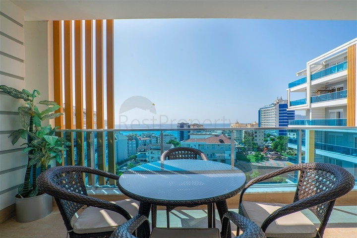 Меблированная квартира 1+1 с видом на море