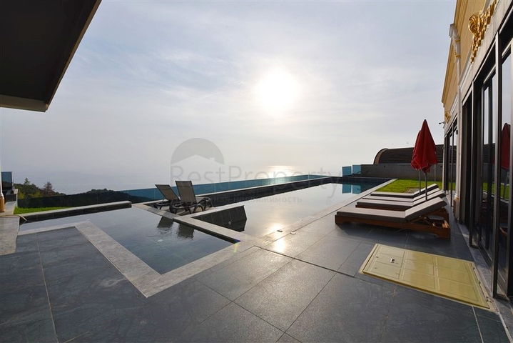 Частная вилла по дизайнерскому проекту