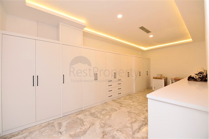 Частная вилла по дизайнерскому проекту