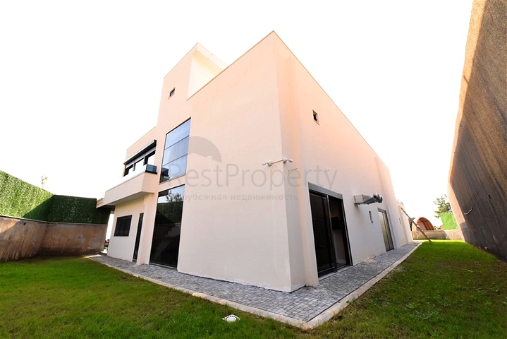 Частная вилла по дизайнерскому проекту