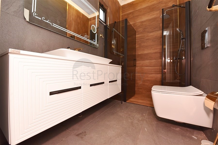 Частная вилла по дизайнерскому проекту