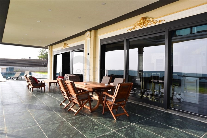 Частная вилла по дизайнерскому проекту