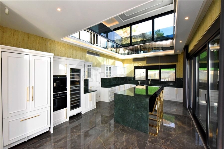 Частная вилла по дизайнерскому проекту