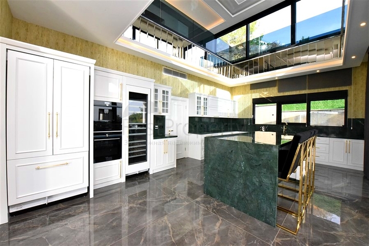 Частная вилла по дизайнерскому проекту