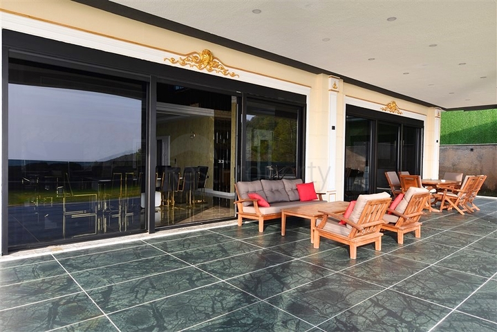 Частная вилла по дизайнерскому проекту