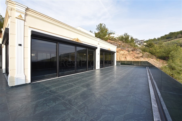 Частная вилла по дизайнерскому проекту