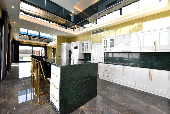 Частная вилла по дизайнерскому проекту