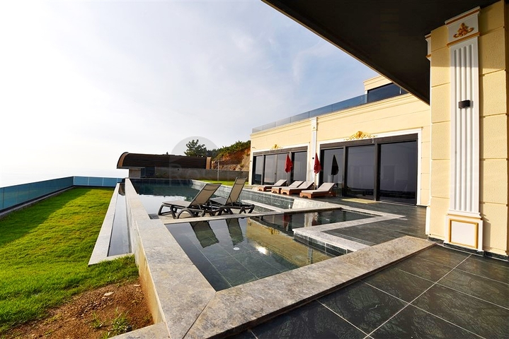 Частная вилла по дизайнерскому проекту