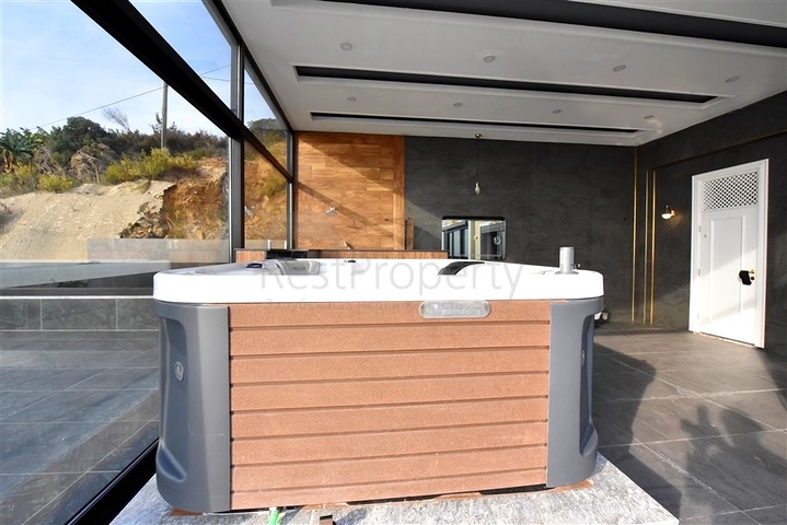 Частная вилла по дизайнерскому проекту