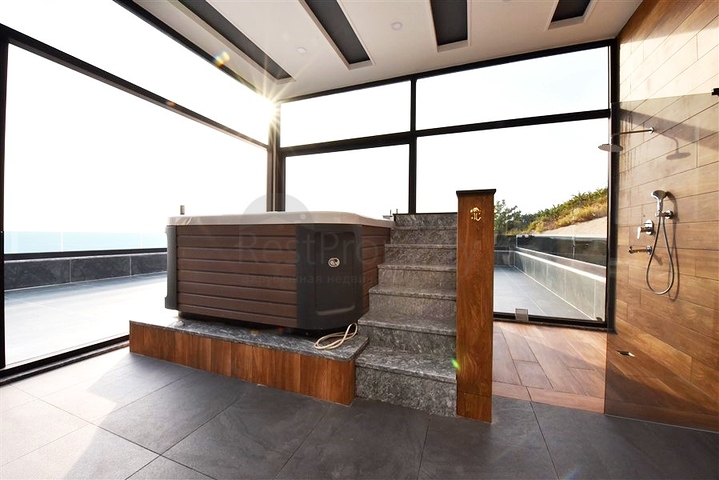 Частная вилла по дизайнерскому проекту