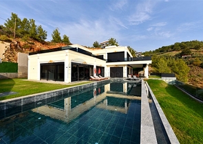 Частная вилла по дизайнерскому проекту