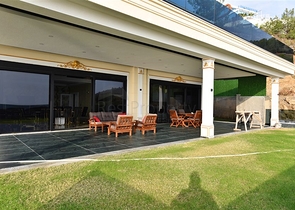 Частная вилла по дизайнерскому проекту