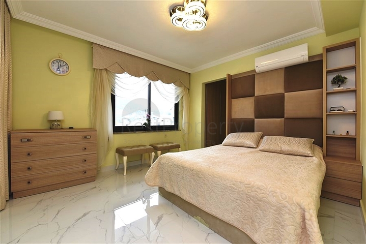 Меблированная квартира 2+1 в новом комплексе в центре Махмутлара