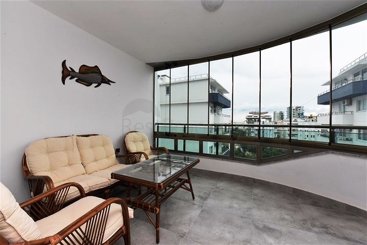 Меблированная квартира 2+1 в новом комплексе в центре Махмутлара