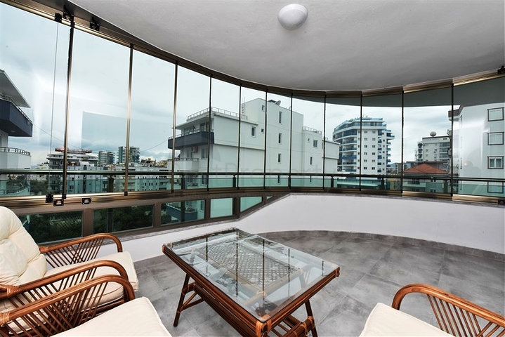 Меблированная квартира 2+1 в новом комплексе в центре Махмутлара