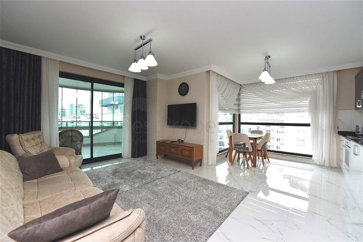 Меблированная квартира 2+1 в новом комплексе в центре Махмутлара