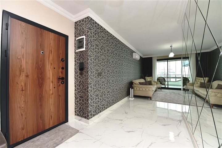 Меблированная квартира 2+1 в новом комплексе в центре Махмутлара