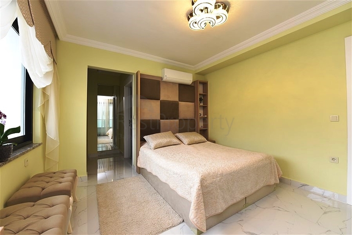 Меблированная квартира 2+1 в новом комплексе в центре Махмутлара