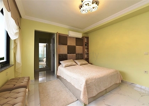 Меблированная квартира 2+1 в новом комплексе в центре Махмутлара