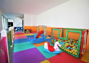 Двухкомнатная меблированная квартира в новом комплексе района Махмутлар