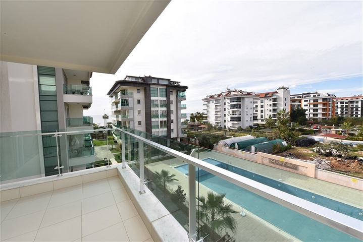 Квартира 1+1 на первой береговой линии в Кестеле