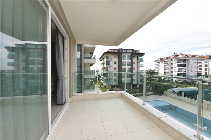 Квартира 1+1 на первой береговой линии в Кестеле