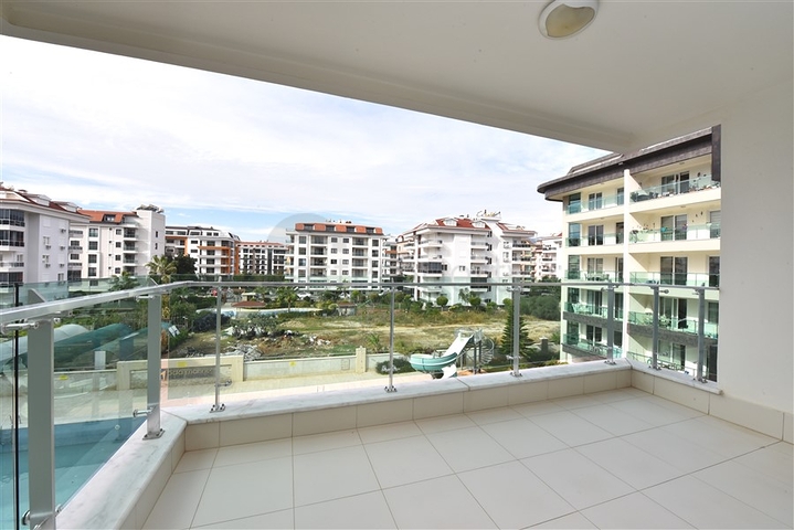 Квартира 1+1 на первой береговой линии в Кестеле