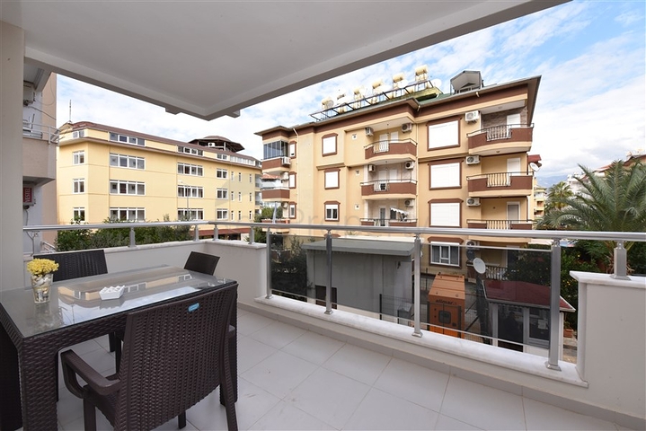 Уютная трехкомнатная квартира в европейском районе Оба