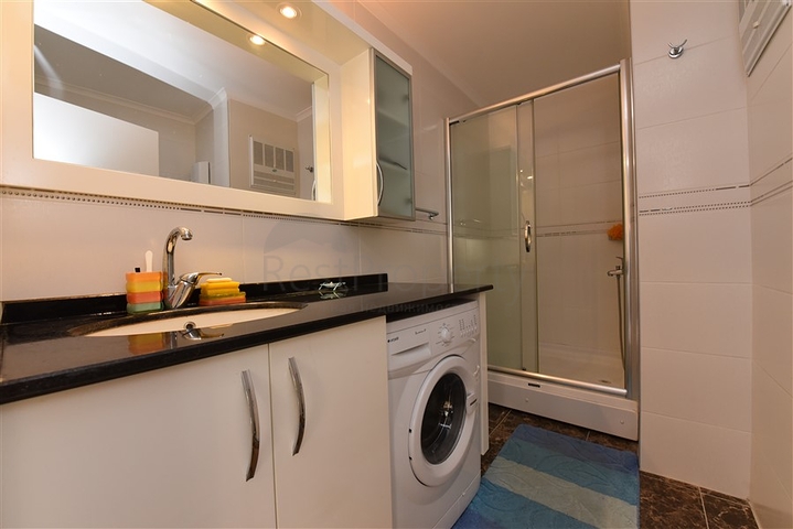 Уютная трехкомнатная квартира в европейском районе Оба